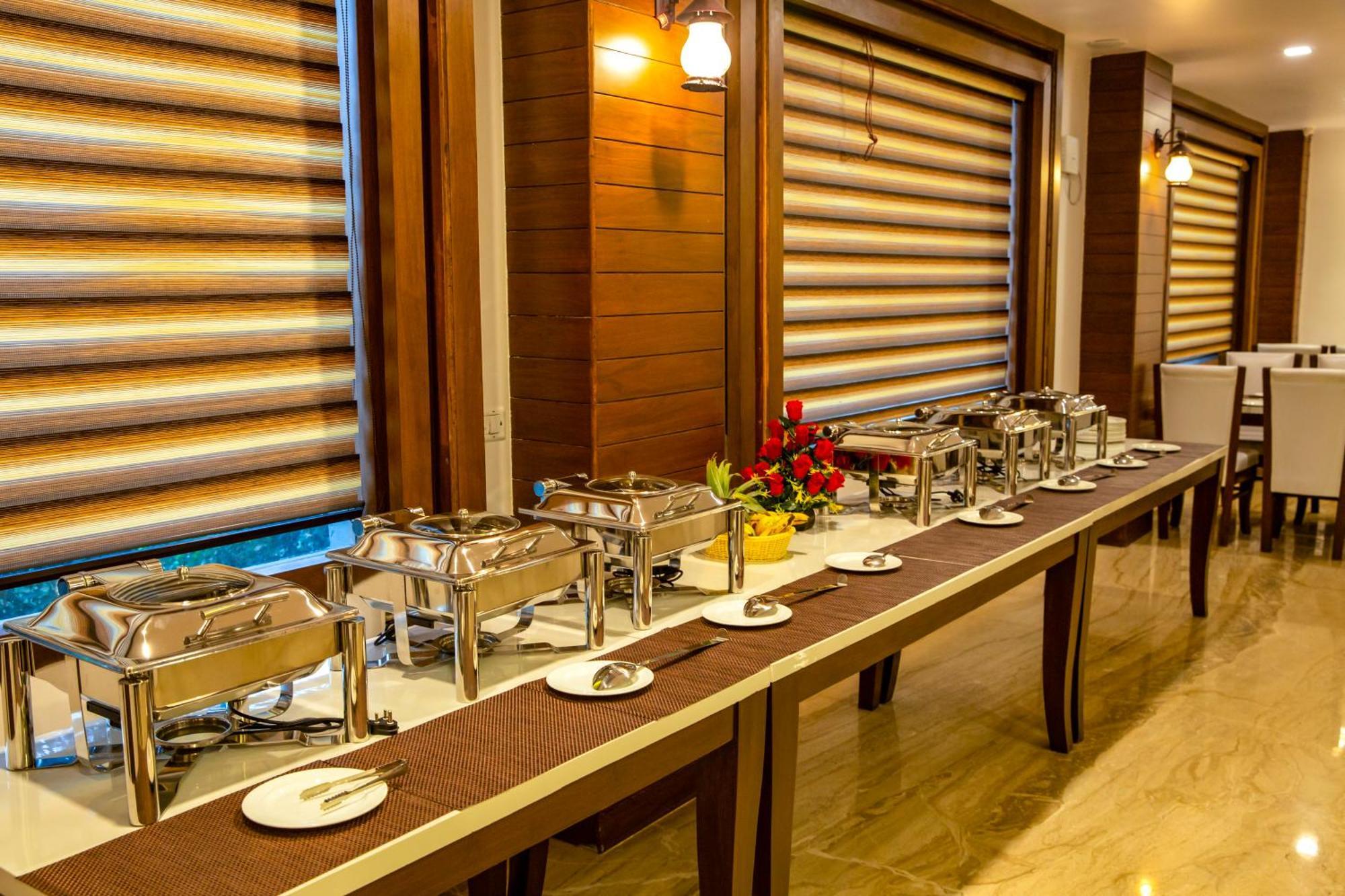 Spree Hotel Agra - Walking Distance To Tajmahal 외부 사진