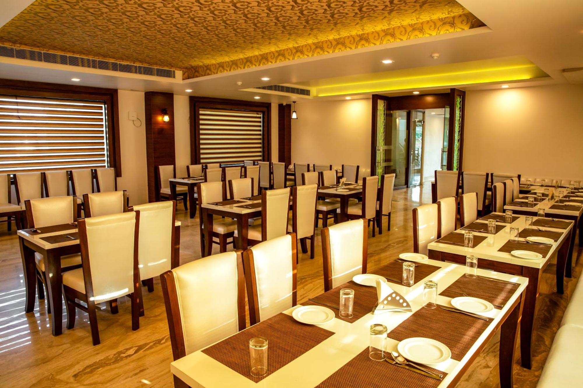 Spree Hotel Agra - Walking Distance To Tajmahal 외부 사진