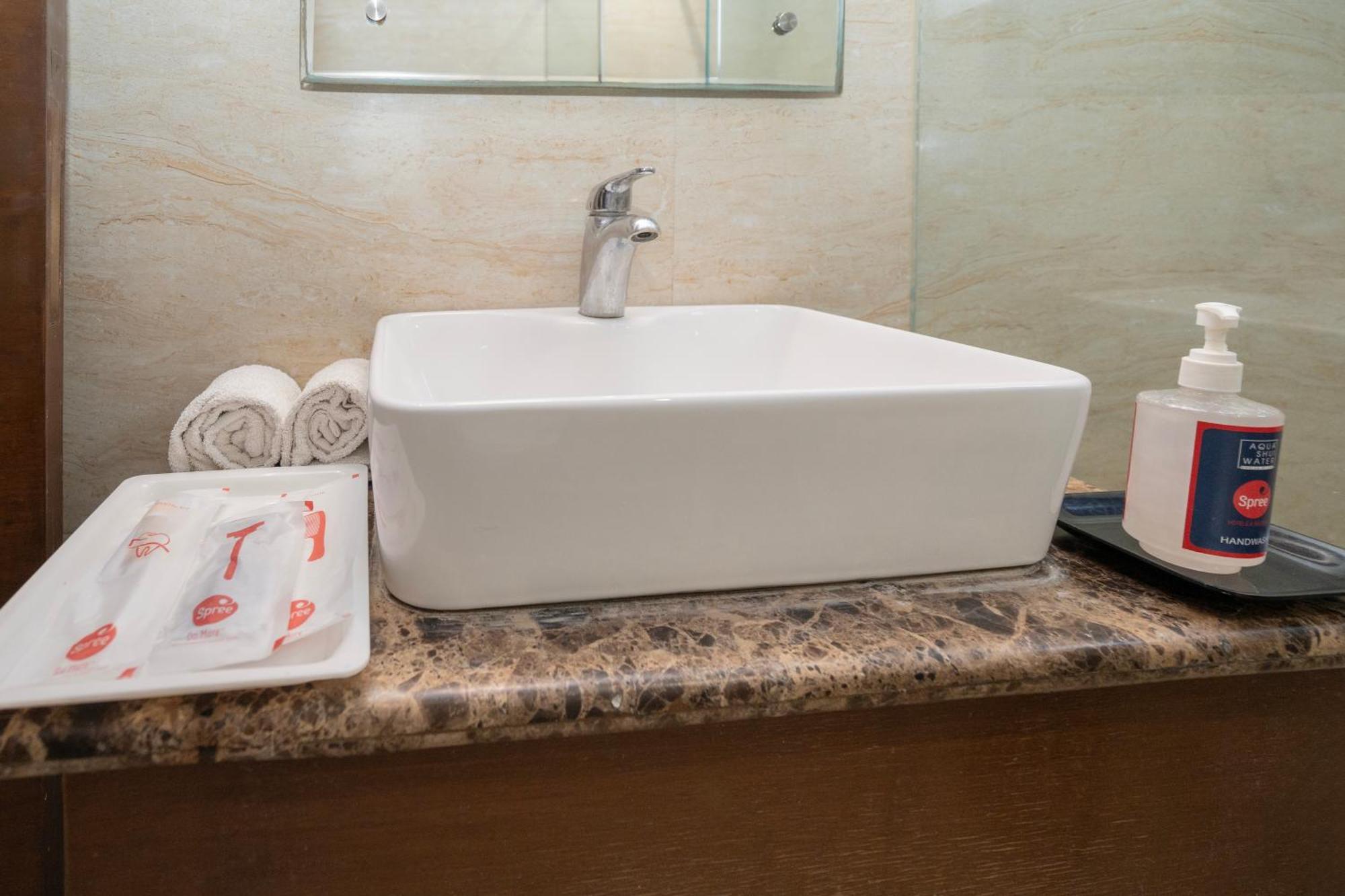 Spree Hotel Agra - Walking Distance To Tajmahal 외부 사진