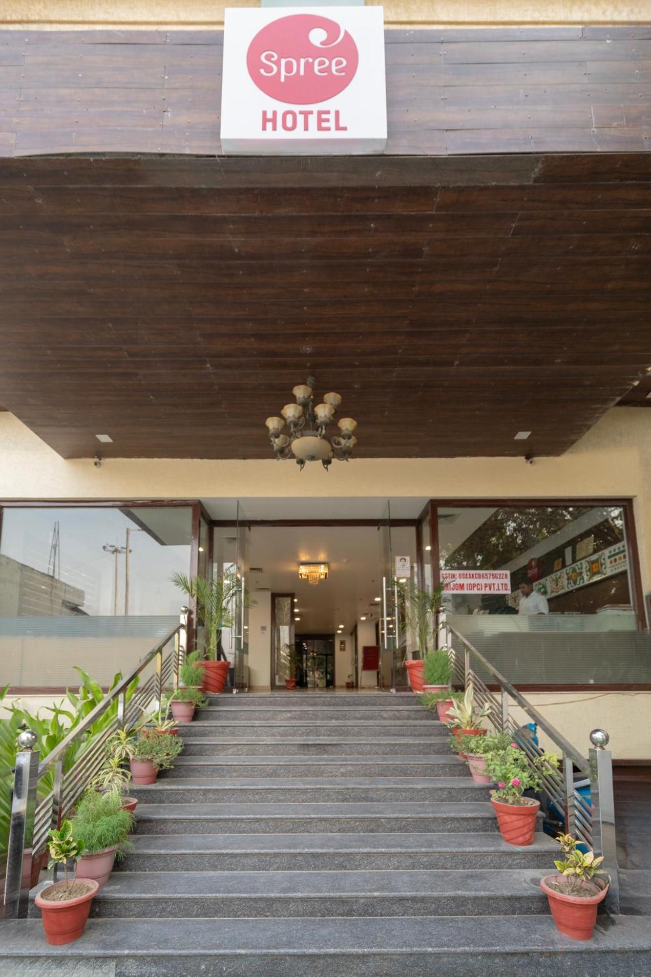 Spree Hotel Agra - Walking Distance To Tajmahal 외부 사진