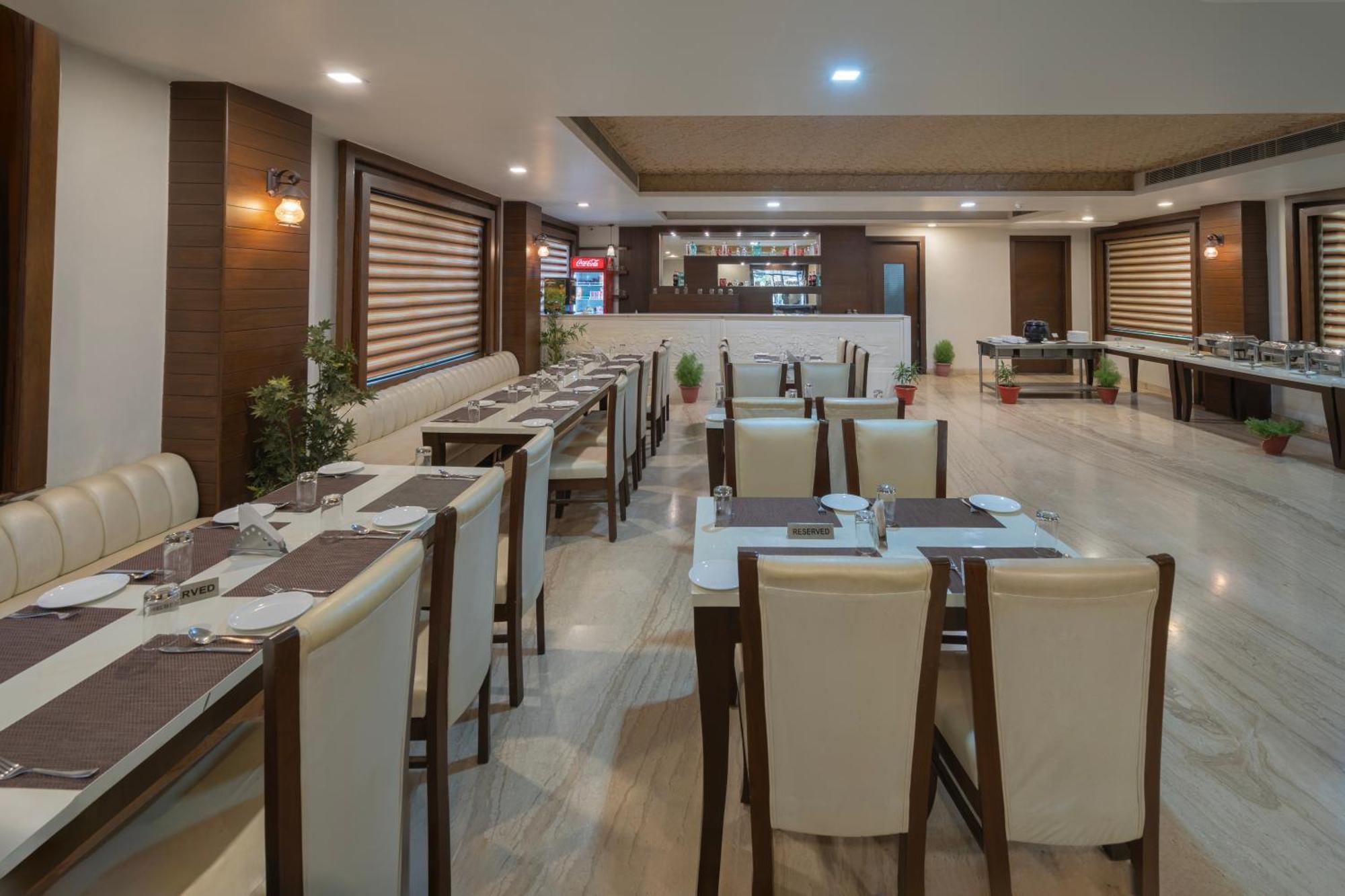 Spree Hotel Agra - Walking Distance To Tajmahal 외부 사진