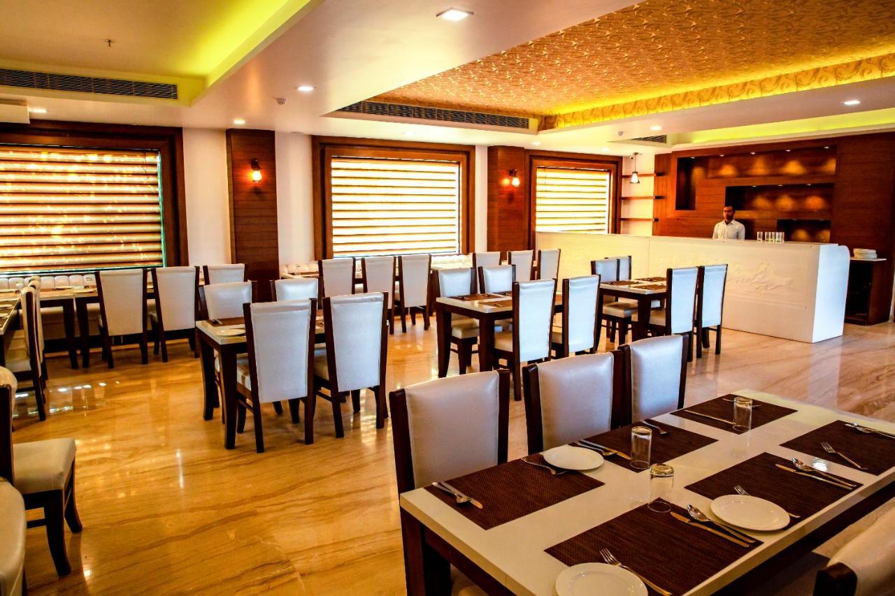 Spree Hotel Agra - Walking Distance To Tajmahal 외부 사진